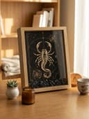 Ahşap Kenarlı Akrep Burcu Tasarımlı Kartanesi Obsidiyen Taşlı Derin Çerçeve 16,5X21,5CM - Duvar Dekorasyonu görsel 4